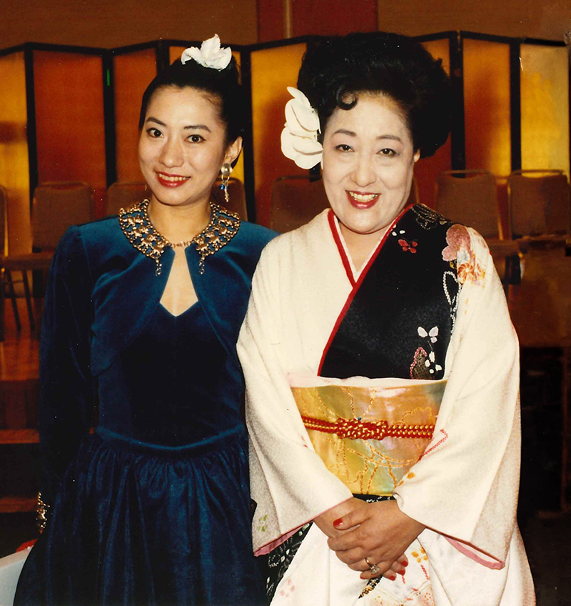 着物姿の母・美紗さんと写した母娘のツーショット