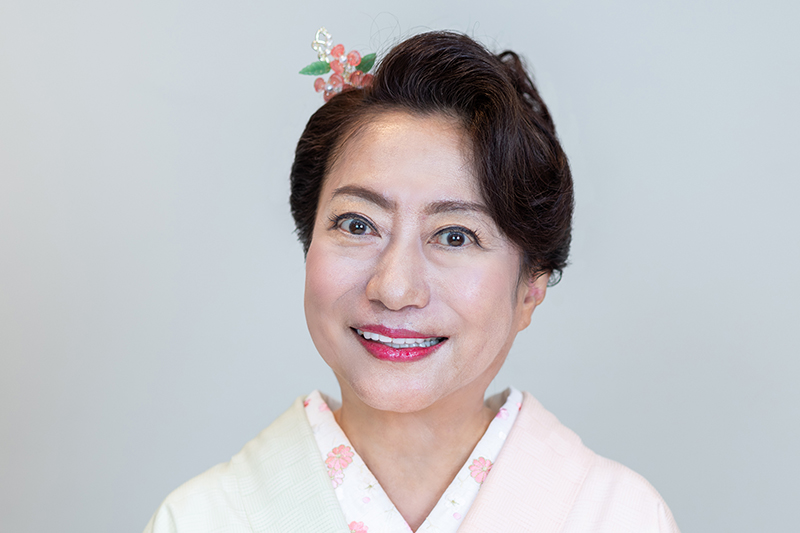 ミステリー作家デビューした女優・山村紅葉