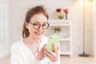なぜ今、50代以上がマッチングアプリに？　ミドル・シニア世代に利用が広がる背景と、知っておき…