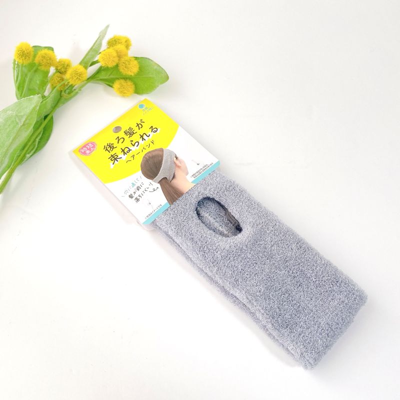 セリアで見つけた「後ろ髪が束ねられるヘアーバンド」（110円・税込）