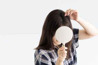 《記者も体験》“薄い”と感じる「生え際」「分け目」「頭頂部」の悩みを解決！「頭皮アートメイク…