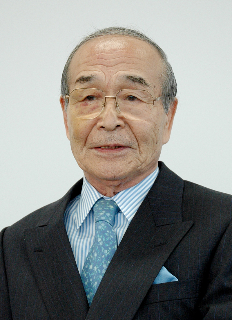 長年、皇族方の和歌の相談役を務めた岡野さん（時事通信フォト）