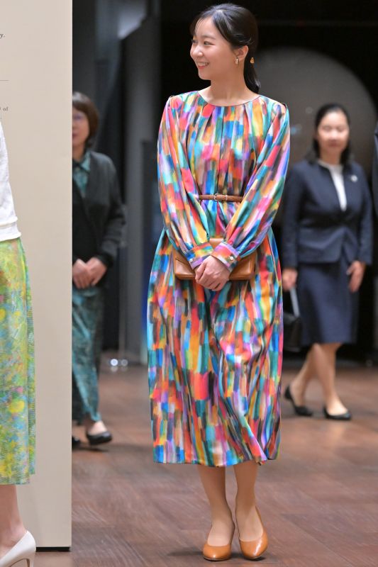 キャメル色を差し色に。（2026年6月、写真／JMPA）