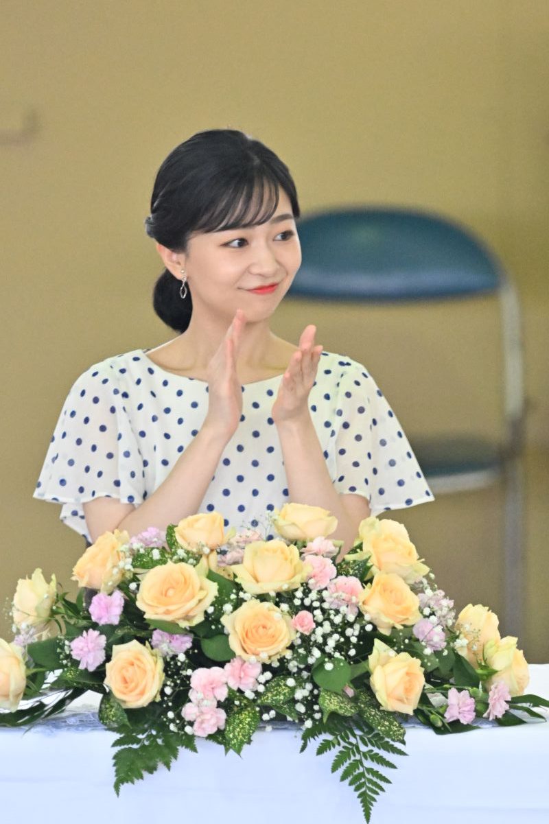 水玉のワンピースでご公務に臨まれる佳子さま。（2025年7月、写真／JMPA）