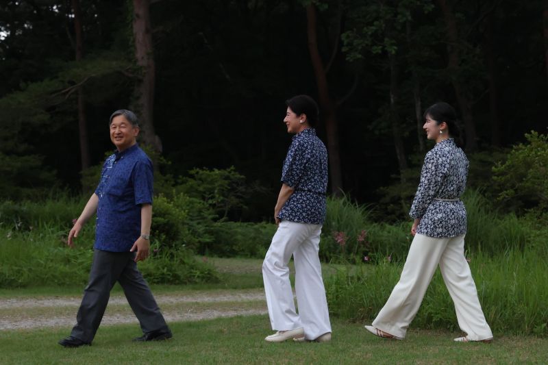 仲良くお話しながら移動される一幕も。（2026年7月、写真／JMPA）