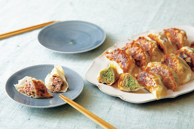 左：もやしの塩昆布餃子　右：ゴーヤーのカレー餃子