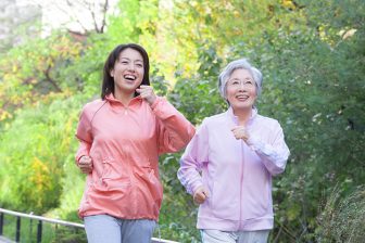 《知っていれば救われる“老後準備”》大事なのは「いつまでも歩ける体をつくること」、脳への刺激…