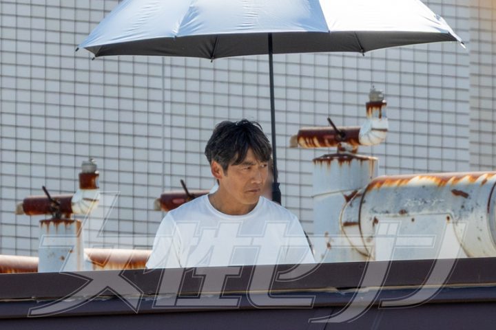 撮影に気合いを入れる反町（2026年5月）