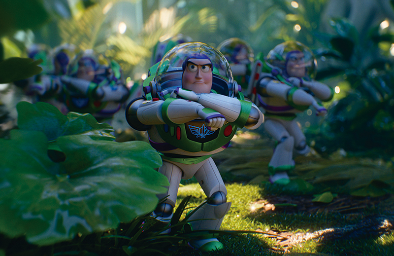 CG描写の進化も見どころの“バズ軍団”（C）2026 Disney/Pixar. All Rights Reserved.