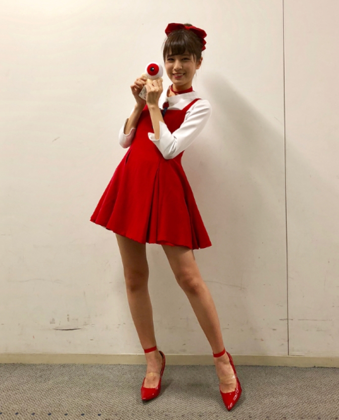 ファンを唸らせる美脚の持ち主（堤アナのInstagramより）