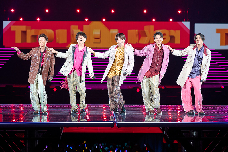 平野は嵐の5人と何度も共演している（嵐の公式Xより）