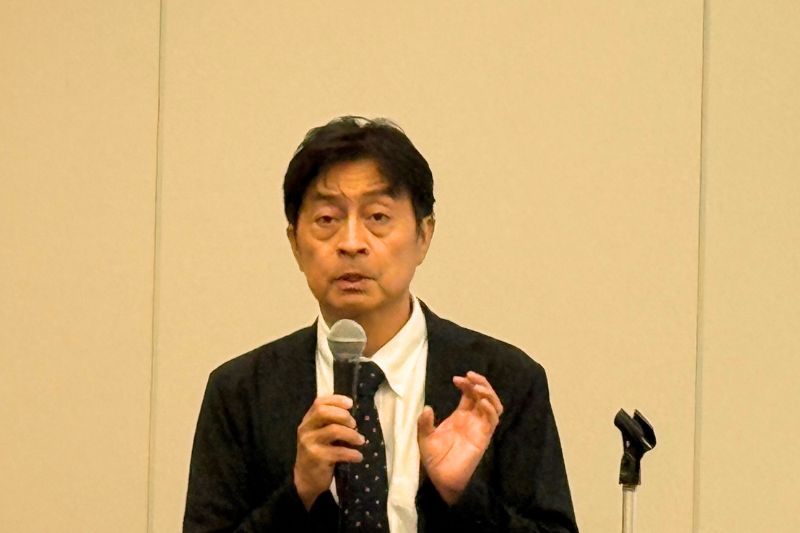 スマホ時代の睡眠事情について講演する山口重樹さん