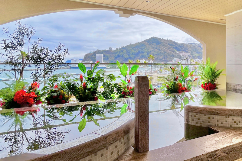 セントラルスクエアの4階に位置する「展望露天風呂」