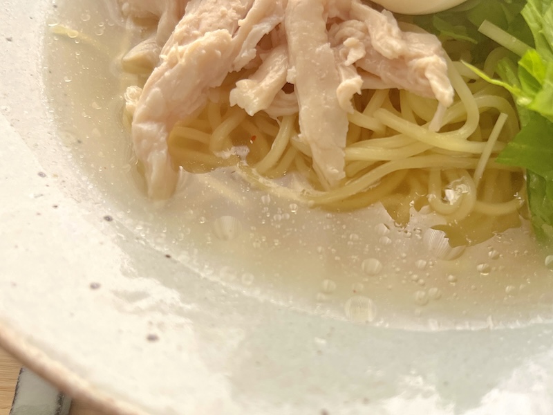 瀬戸内産のレモンペーストとかつおだしによるスープが爽やかでおいしい！