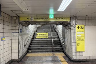 《12のシーンで解説》外出先での防災メソッド「コンビニならレジ前やトイレ前へ」「映画館ならす…