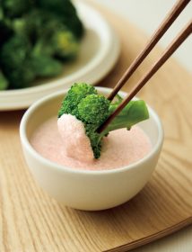 《マヨ以外も大正解！》ブロッコリーが無限に食べられる「やみつきディップソース」6レシピ