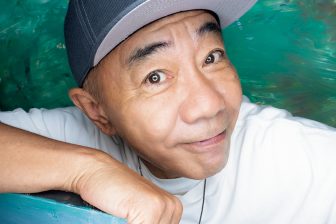 《新作絵本刊行記念インタビュー》木梨憲武が描く93体のカラフルなグミたちと「五感で楽しむ」絵…