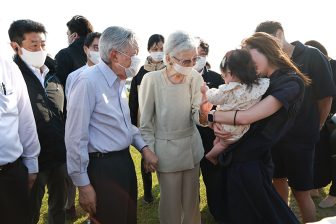 《軽井沢の思い出》上皇ご夫妻「70年目のテニスコート」　初対戦では美智子さまが勝利、試合後に…