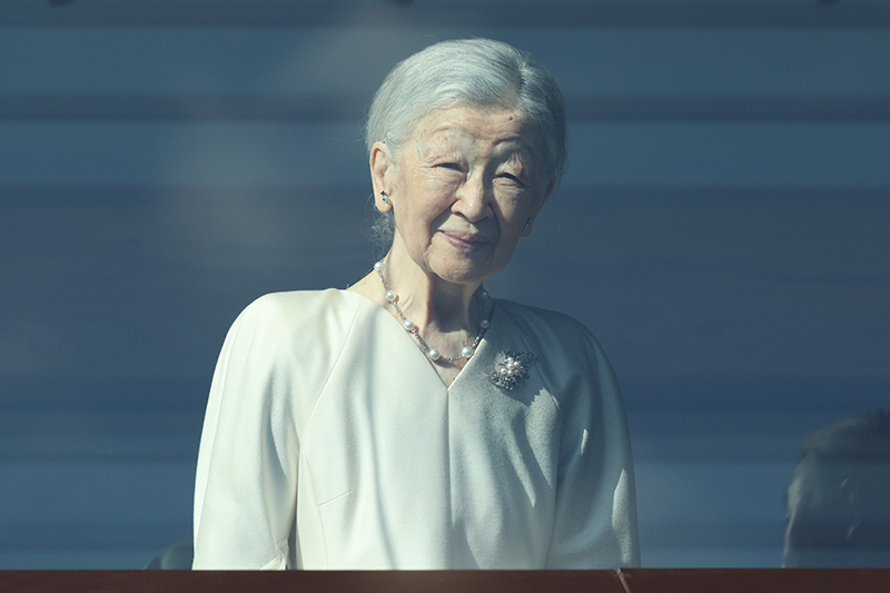 常に上皇さまの手を取り、一緒に行動されている美智子さま（2026年1月、東京・港区。撮影／黒石あみ）&nbsp;