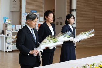 天皇皇后両陛下、親子3人で熊本へ　9月に予定されている熊本視察を被災地訪問に切り替えての実施…