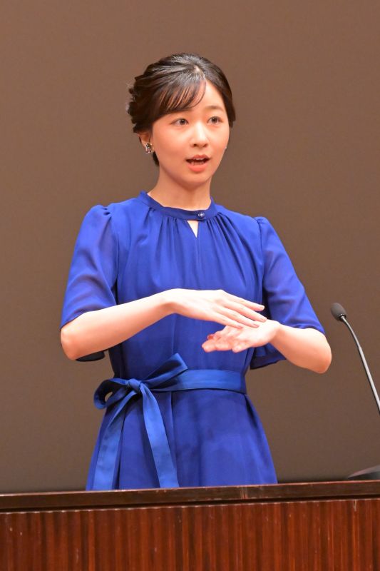 袖はシースルー。（2026年8月、写真／JMPA）