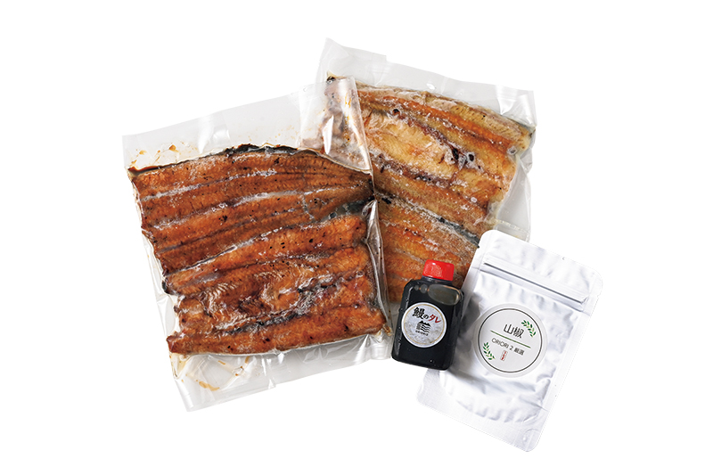 蒲焼き・白焼き各1匹、たれ、厳選山椒入 9000円