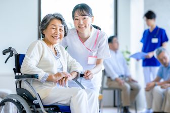 【介護施設の選び方】立地は介護に関する最終判断をする「キーパーソン」の近くがベスト、費用よ…