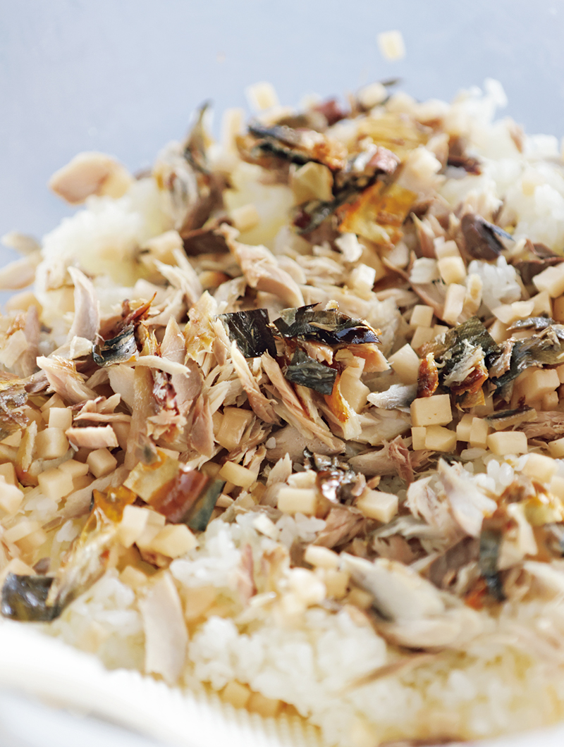 「しょうがの甘酢漬けは薄切りではなく、食感のいいあられ切りにするのがおすすめ。味のアクセントにもなり、夏らしいおすしになります」