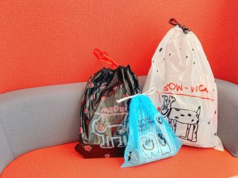《3COINS》330円の「ひも付きロールポリ袋」がかわいすぎる！外出中のちょっとした荷物収納にも【…