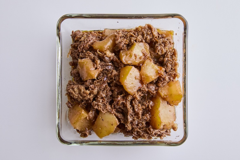 牛こま切れ肉とこんにゃくのピリ辛煮