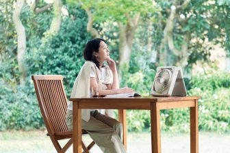 災害時に力を発揮するAiMYの「コードレス ソーラーファン」　LEDライト、モバイルバッテリー、ソ…