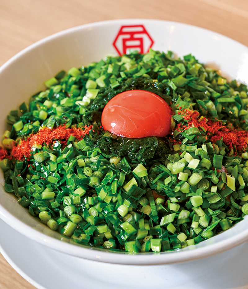 百年本舗 秋葉原総本店の令和のニラソバ（汁なし／1480円）