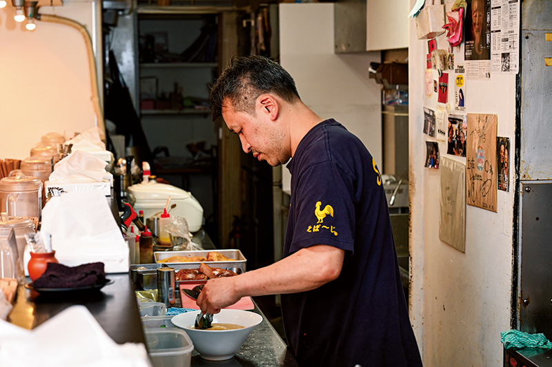 フレンチ出身のオーナー・堀越しげきさん。気さくで飾らない人柄も人気。