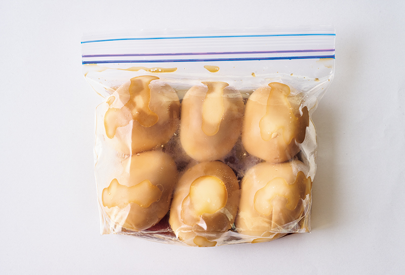 保存袋で漬ければムラなく味が染みる！