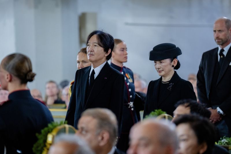 大勢が弔問に訪れた。（2026年9月、写真／時事通信）
