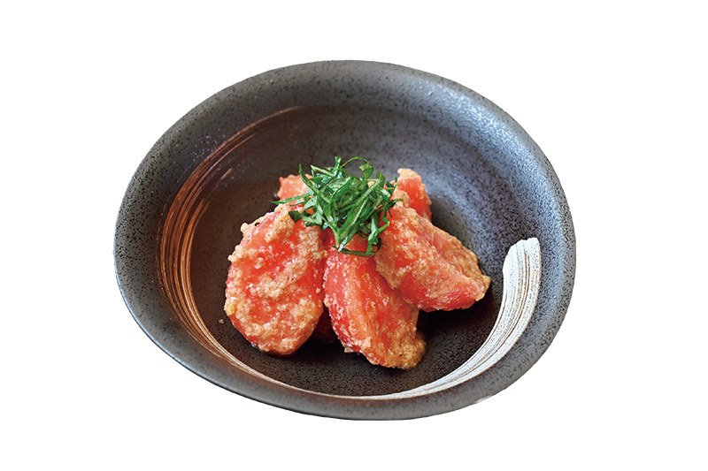 箸休めに最適な『トマトのナムル』（473円）はすりごまとしょうがでさっぱりと。
