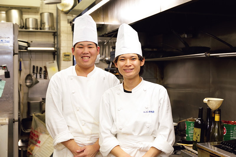 （写真左）調理師・神村純多さん、（写真右）調理師・高木祥亜さん