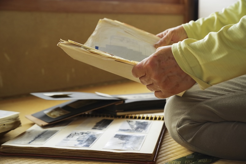 これからのために過去を整理することも（写真／PIXTA）