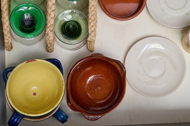 気づくと増えがちな食器類（写真／PIXTA）