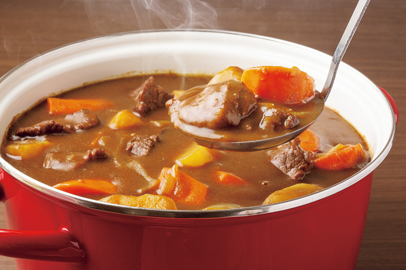 カレー：大量に作るほどお得に！（写真／PIXTA）
