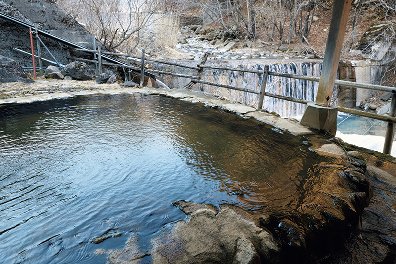 「河原の湯」（提供写真）