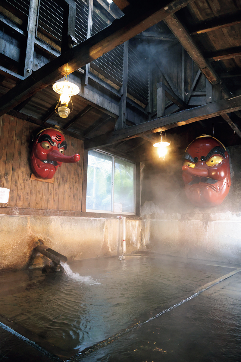 「天狗の湯」は約1250年前に天狗が発見したという伝説の湯（提供写真）