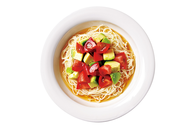 アボカドトマトの冷製パスタ風