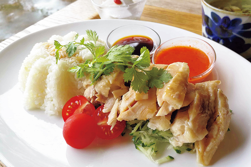 珈琲 さんぽの海南鶏飯（コーヒー付き、1700円）（提供写真）