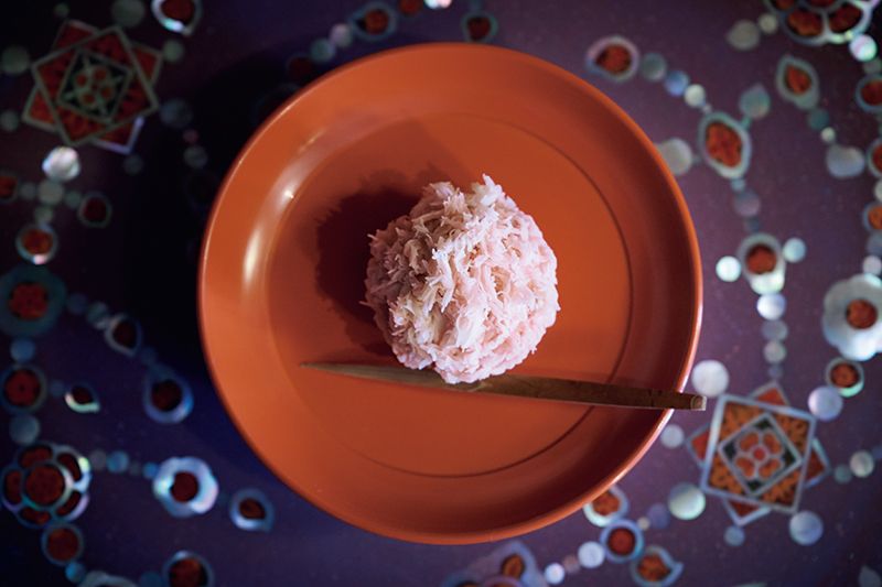 生菓子：舌の上でほどける食感