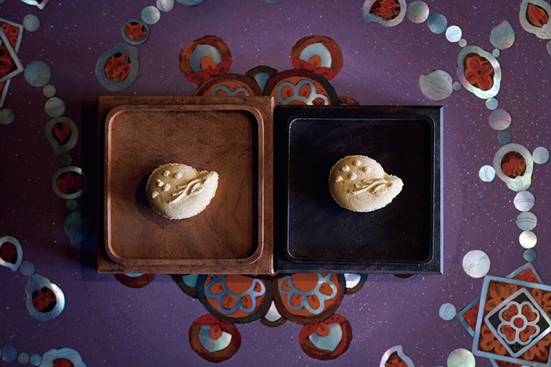 干菓子：滋賀県産の大豆を原料としたきな粉の香りが香ばしい