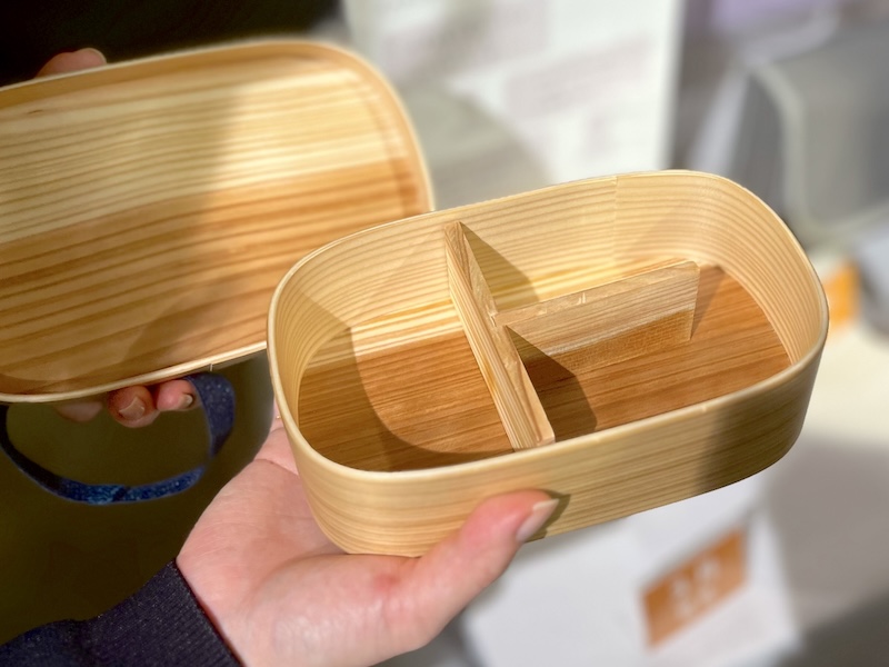 仕切り付き（取り外し可能）