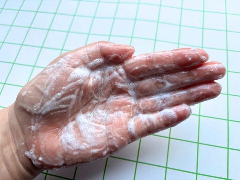 頭皮をマッサージしているとしっかり泡立ちます。