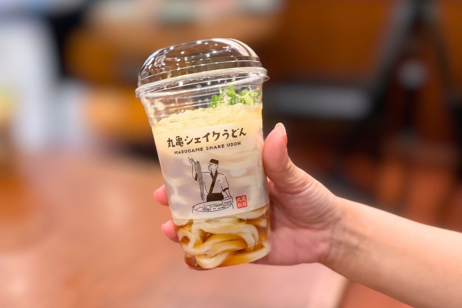 テイクアウトで打ち立てうどんが楽しめる「シェイクうどん」