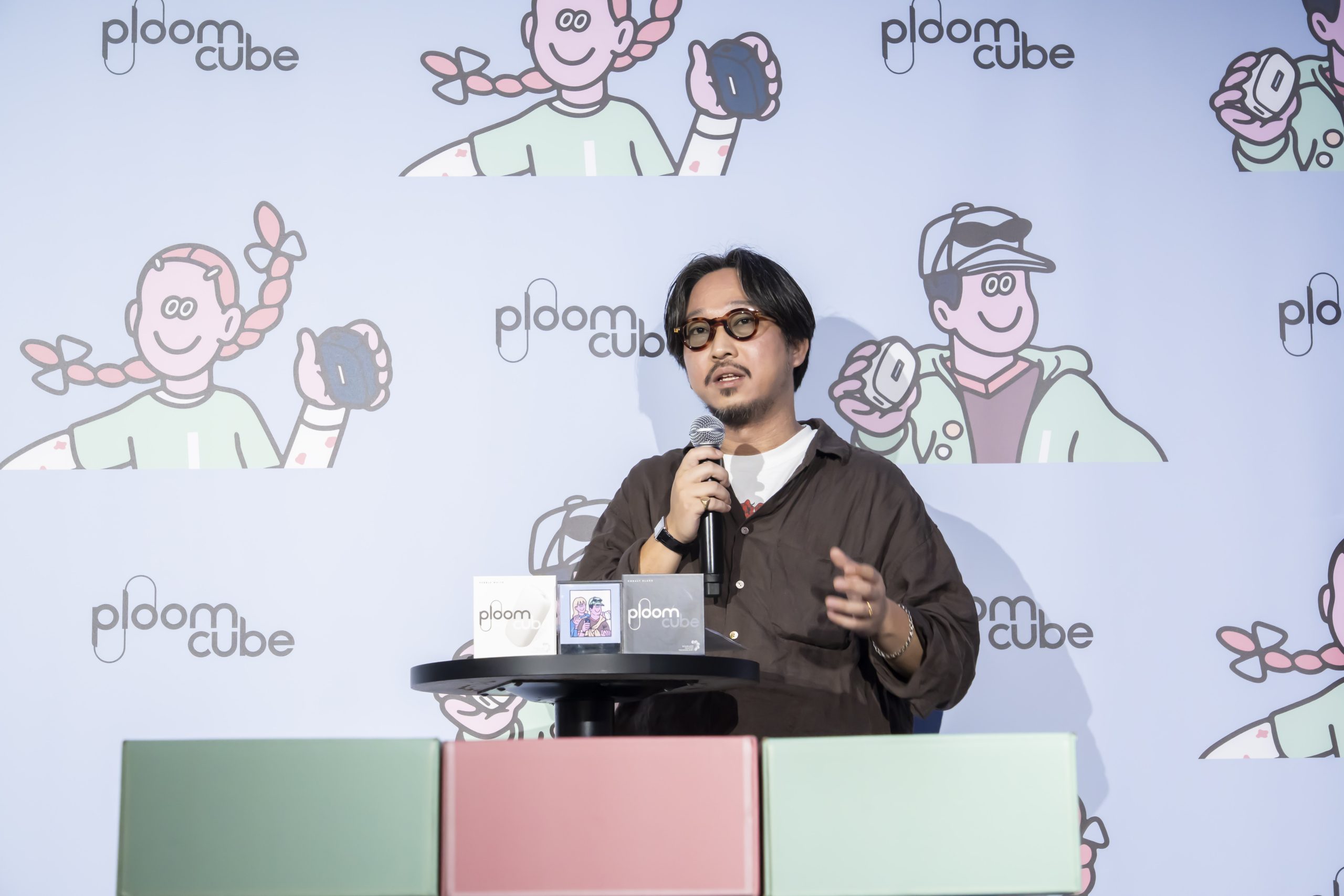 メインビジュアルはクレーンゲームをイメージしたと語るface okaさん